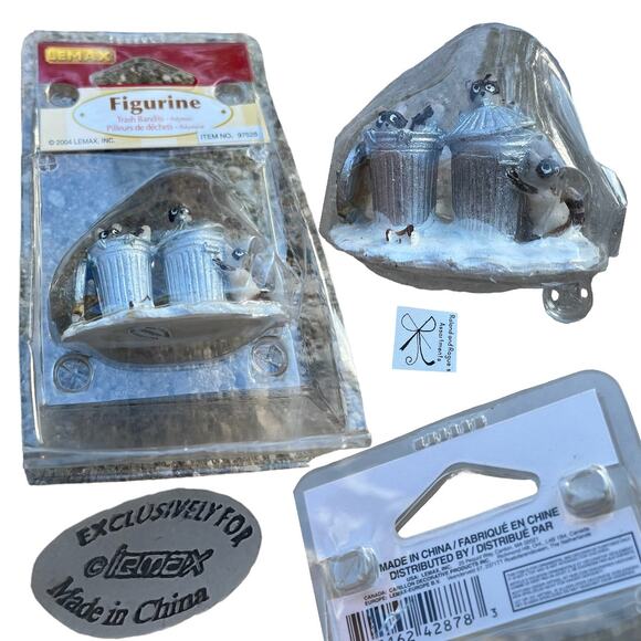 Lemax No. 97528 2004 Trash Bandits Raccoons Figurine and Archway Fence Set - Picture 2 of 10